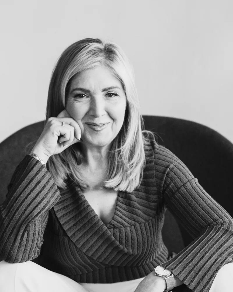 Portrait of Leslie Zane
